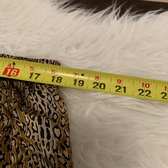 Silk Animal print shorts XL - Picture 4 of 6
